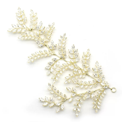 Exquisite - vintage inspired crystal vine headpiece - embellished with high quality clear crystals on a gold finish. Dimensions are 19cm x 10cm. Code 7398 - € 135