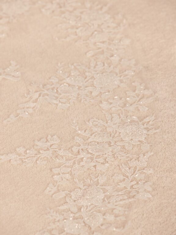 Zachte tule sluier met kanten applicaties, lengte 350 cm